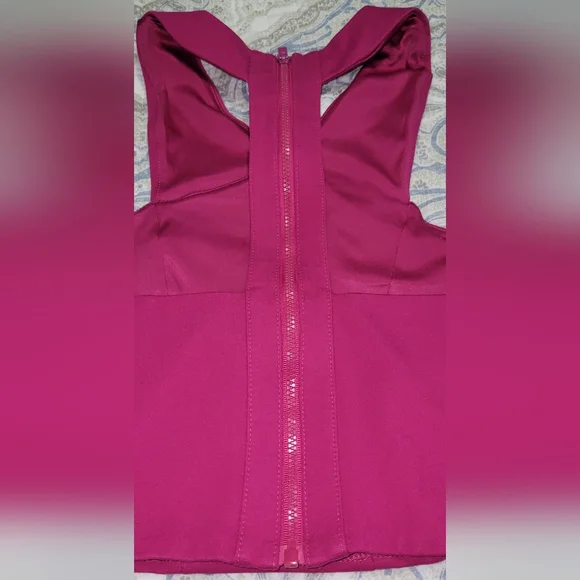 Express Crop Tee - Picture 8 of 10